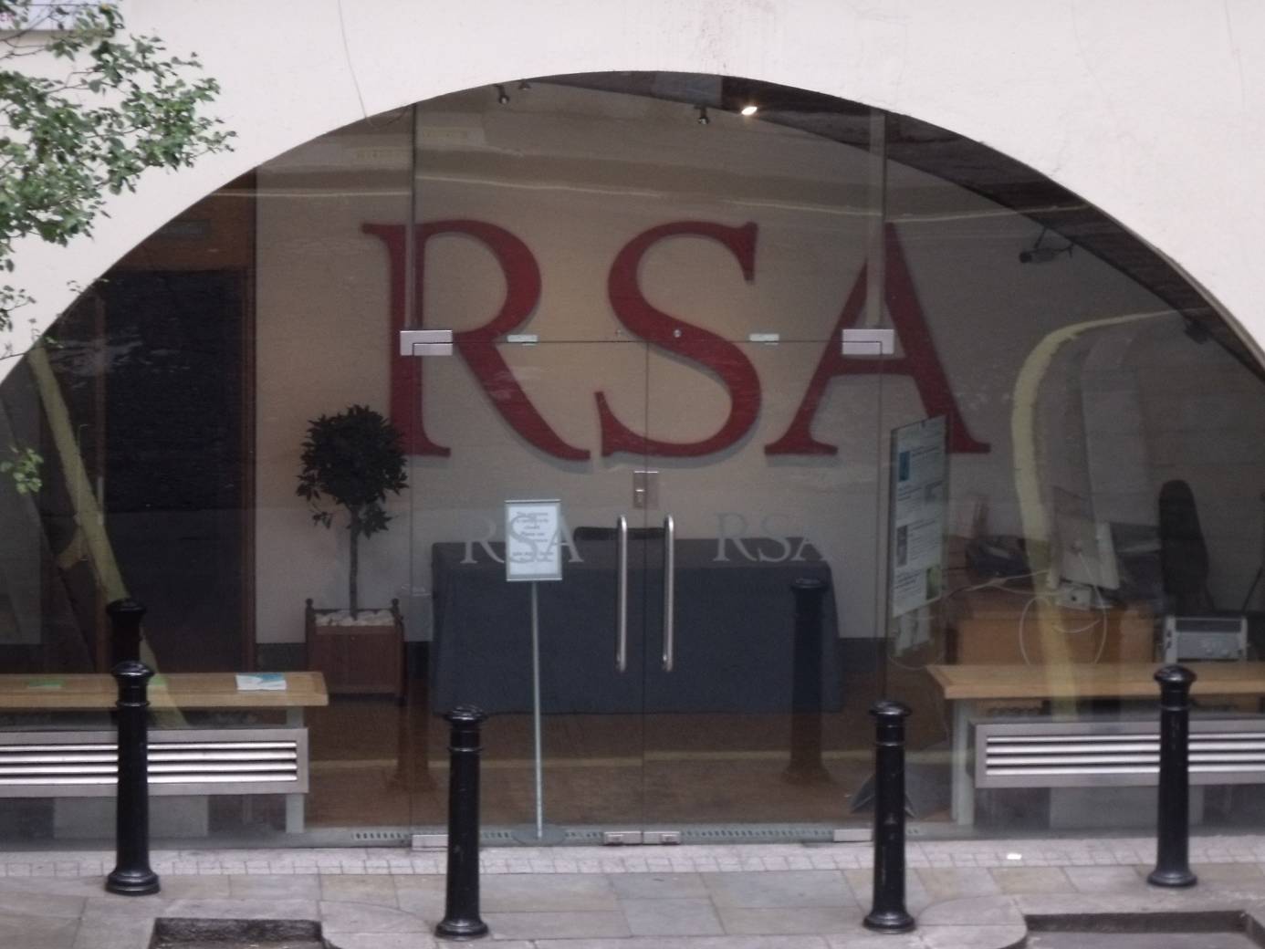 Entrance to the RSA from The Strand